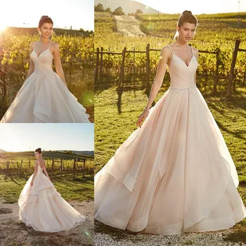 Модерни сватбени рокли 2019 на тънки спагети презрамки, Дантелени апликации, сватбени рокли, в градината, Сшитое поръчкови Сватбена рокля трапецовидна форма, с стреловидным влак