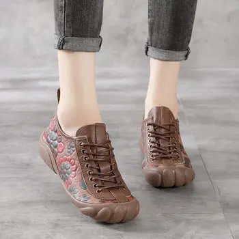 2023 г. Пролетна Мода Удобни Дамски обувки на плоска подметка С шнур, Лоферы с цветен модел в стил ретро, за по-Възрастните Жени, Противоударная обувки, Новост