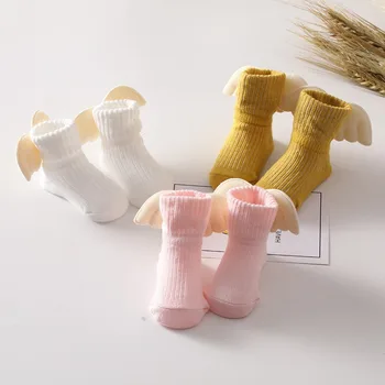 Меки и приятни за кожата, детски чорапи, дишащи и абсорбиращи потта памучни чорапи за новородено, ветроупорен топли чорапи с крила на Ангел