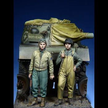 Продукцията на анализираните екипаж на танк 1/35 modern soldier включва 2 комплекта миниатюрни модели от смола (БЕЗ РЕЗЕРВОАР), небоядисана