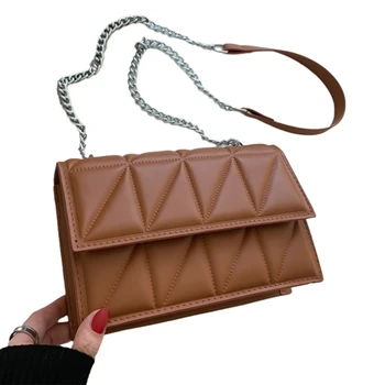 Стилна дамска чанта за през рамото от изкуствена кожа с модел под формата на диамант и каишка-на веригата